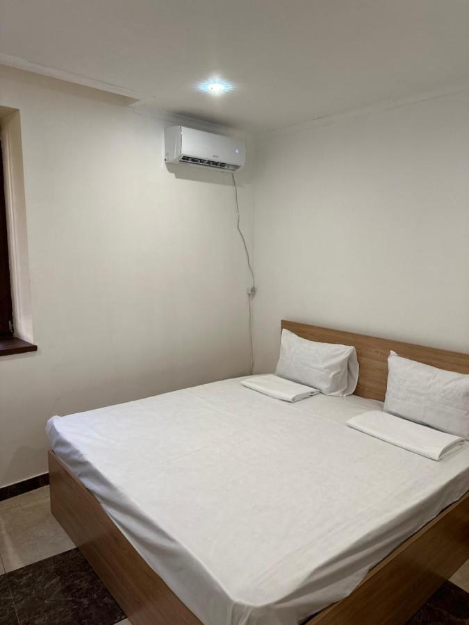 Favorit Hotel-Hostel Yerevan Luaran gambar